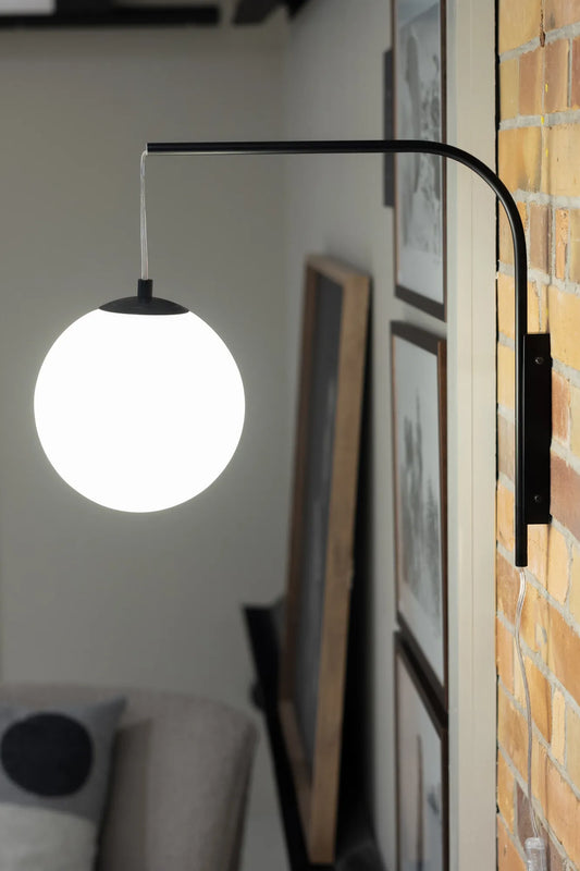 Dione svart vägglampa skandinavisk design | Dione black wall lamp | Dione schwarz Wandleuchte skandinavisches Design