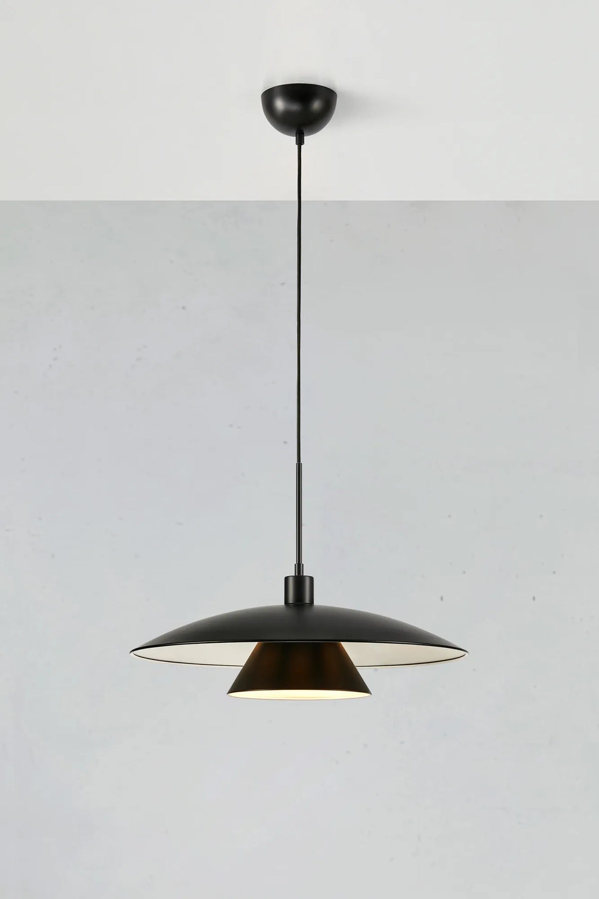 Millinge svart taklampa stilren belysning | Millinge black | Millinge schwarz Pendelleuchte minimalistische Beleuchtung