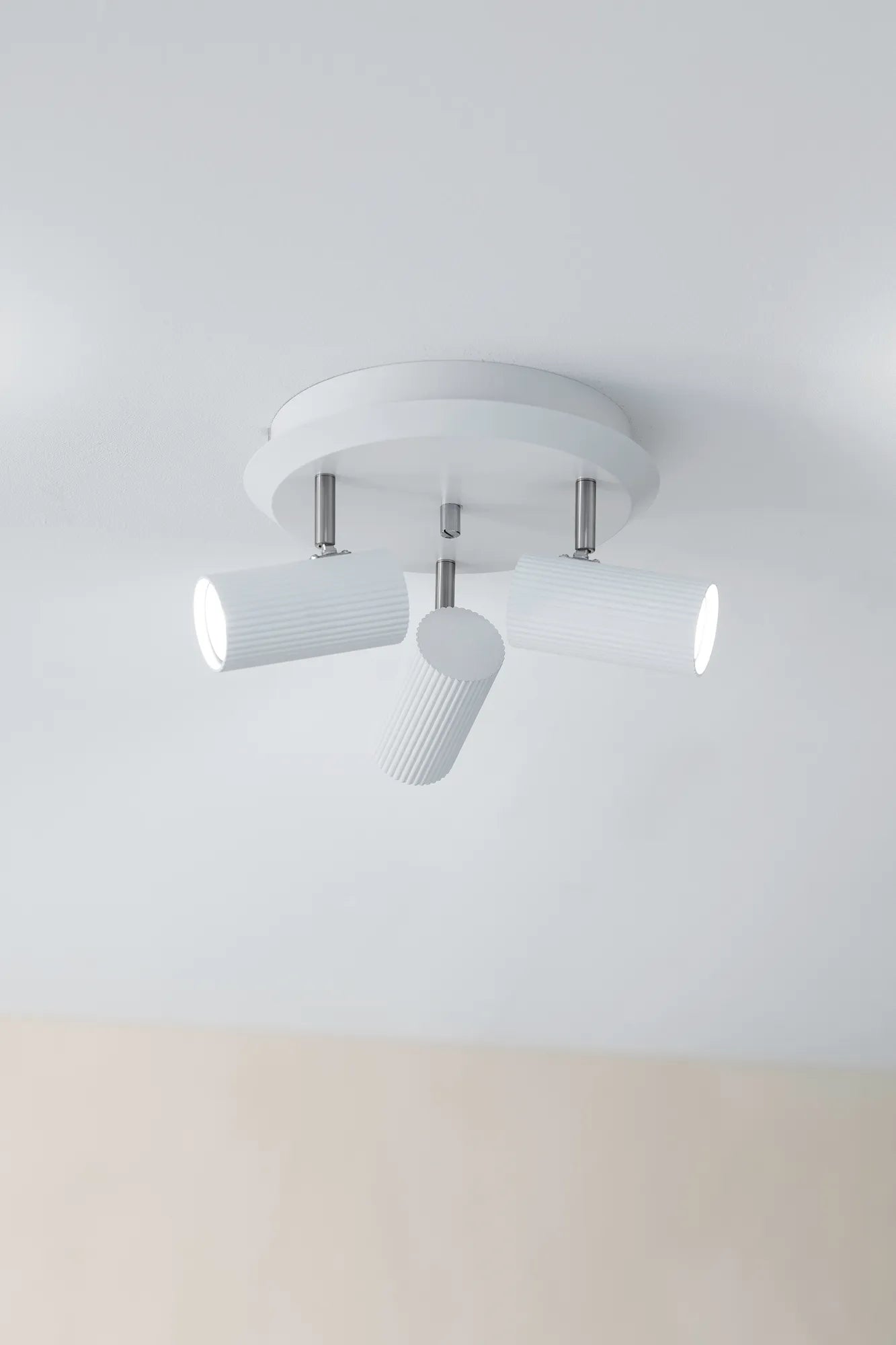 Costilla vit taklampa belysning | Costilla white pendant lamp | Costilla weiß Pendelleuchte