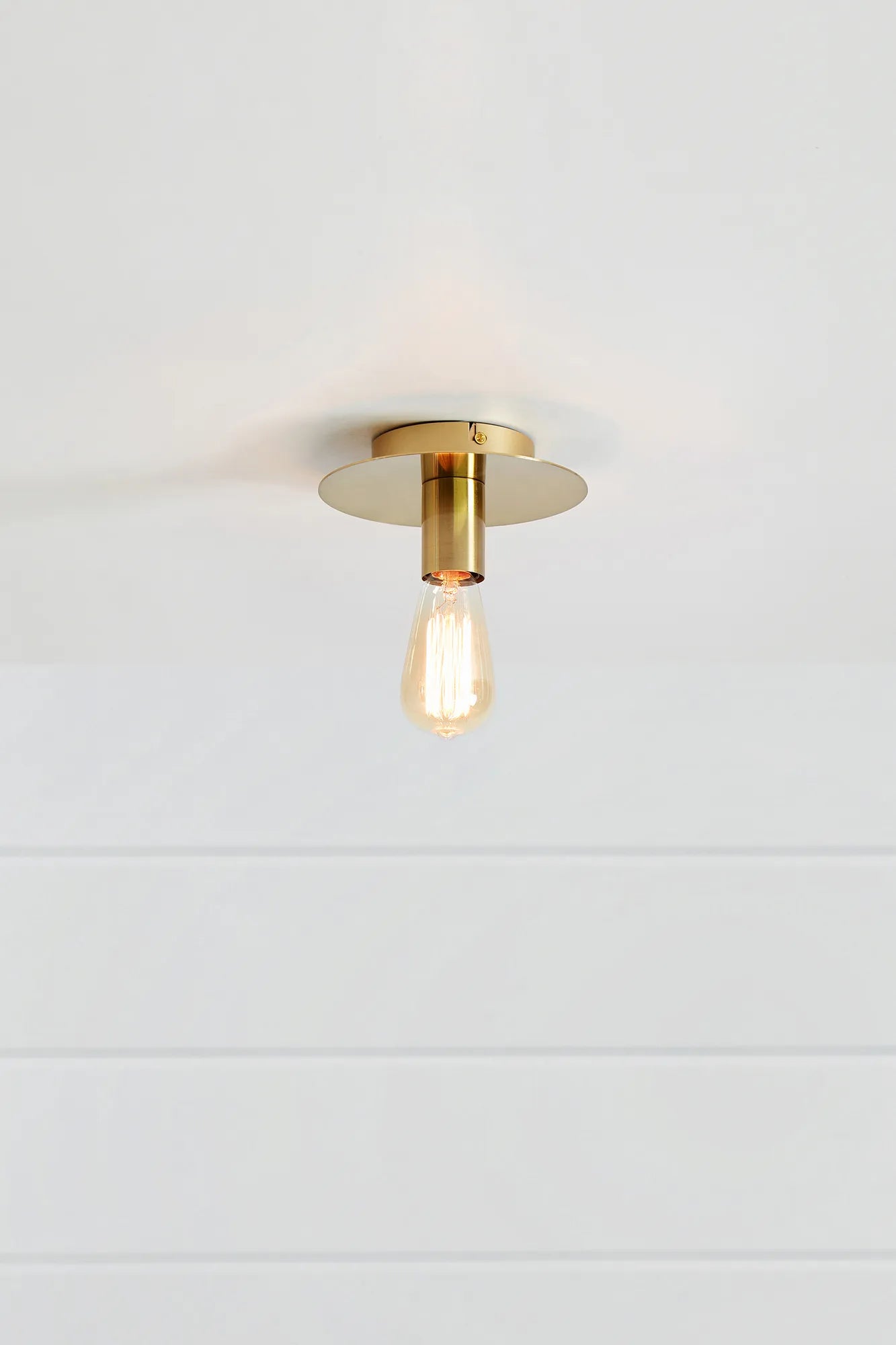 Piatto mässing taklampa stilren belysning skandinavisk design | Piatto brass pendant Scandinavian design | Piatto Messing