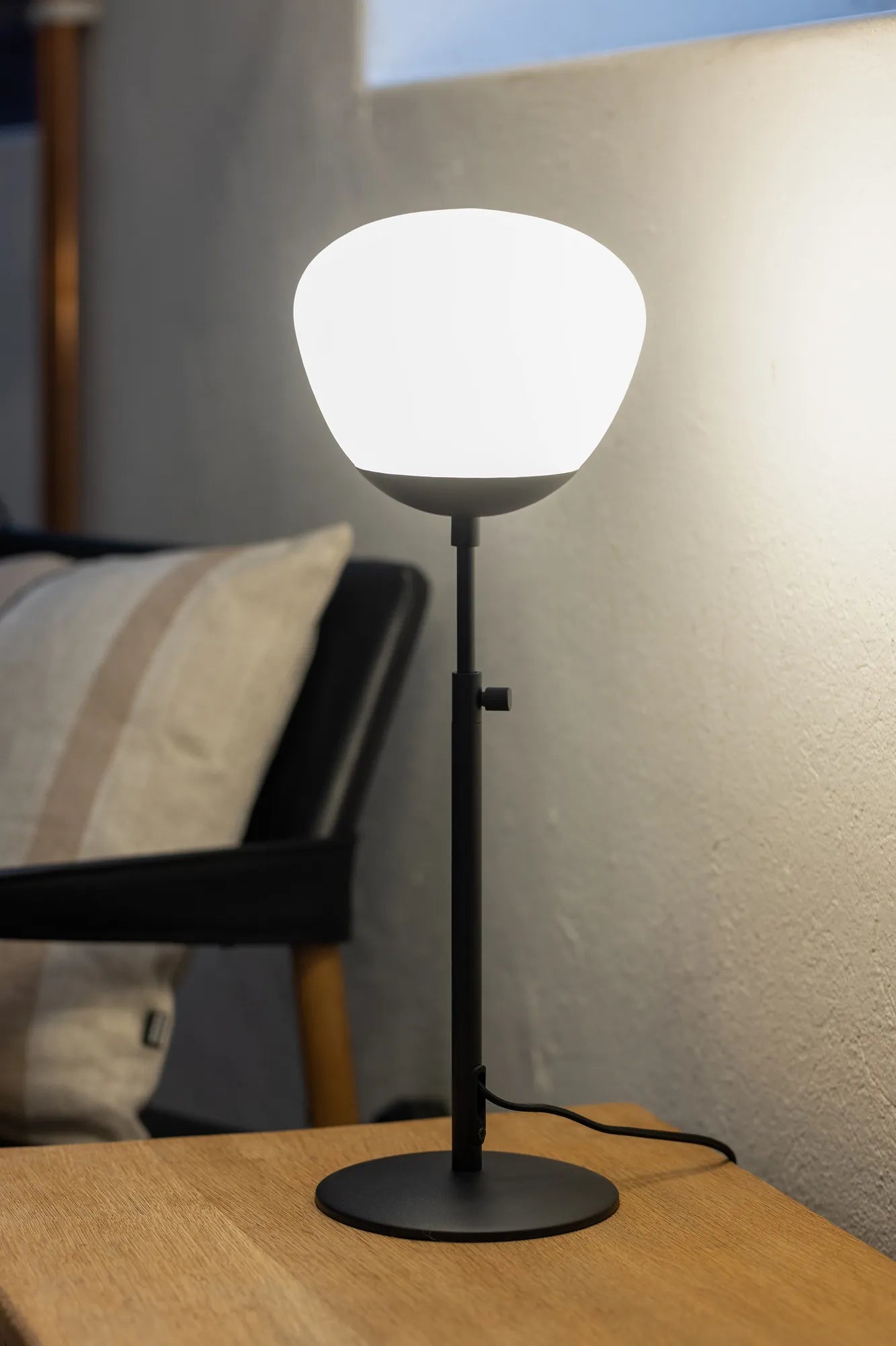 Rise svart bordslampa belysning | Rise black table lamp | Rise schwarz Tischlampe