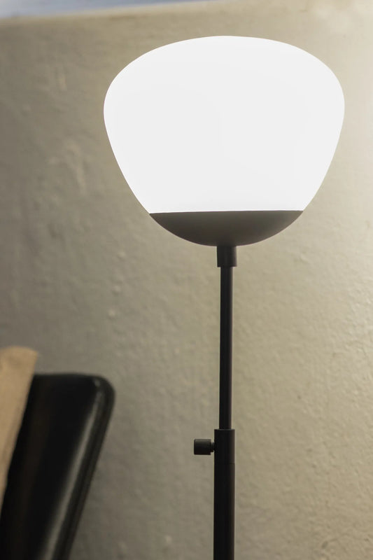 Rise svart bordslampa svensk design skandinavisk design | Rise black table lamp Swedish design Scandinavian design | Rise