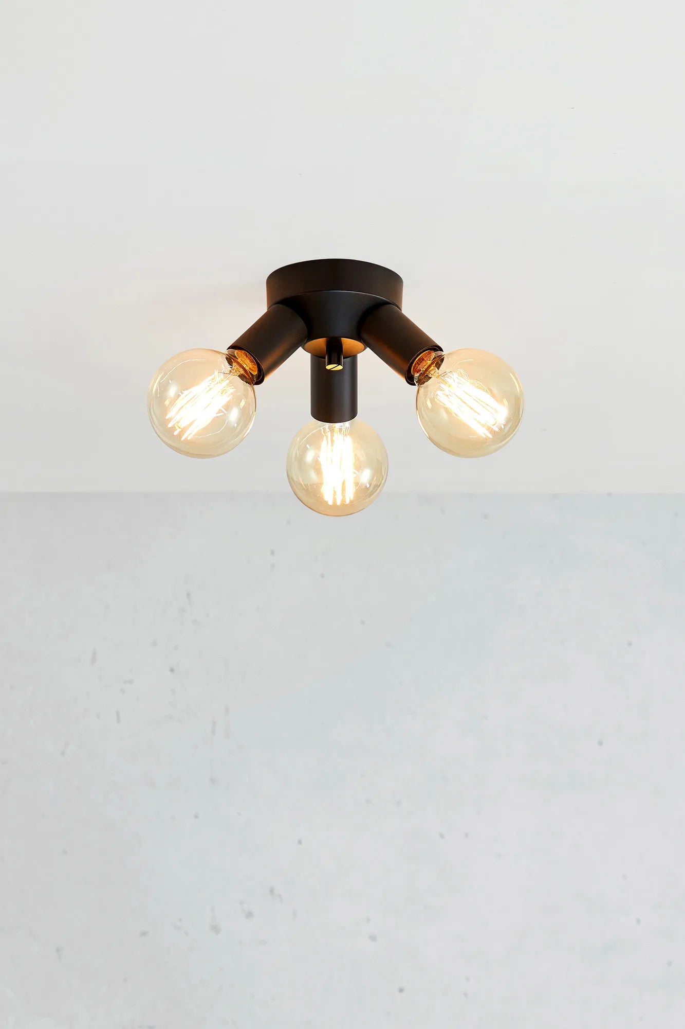 Mazzo svart taklampa stilren belysning | Mazzo black pendant lamp | Mazzo schwarz Pendelleuchte minimalistische Beleuchtung