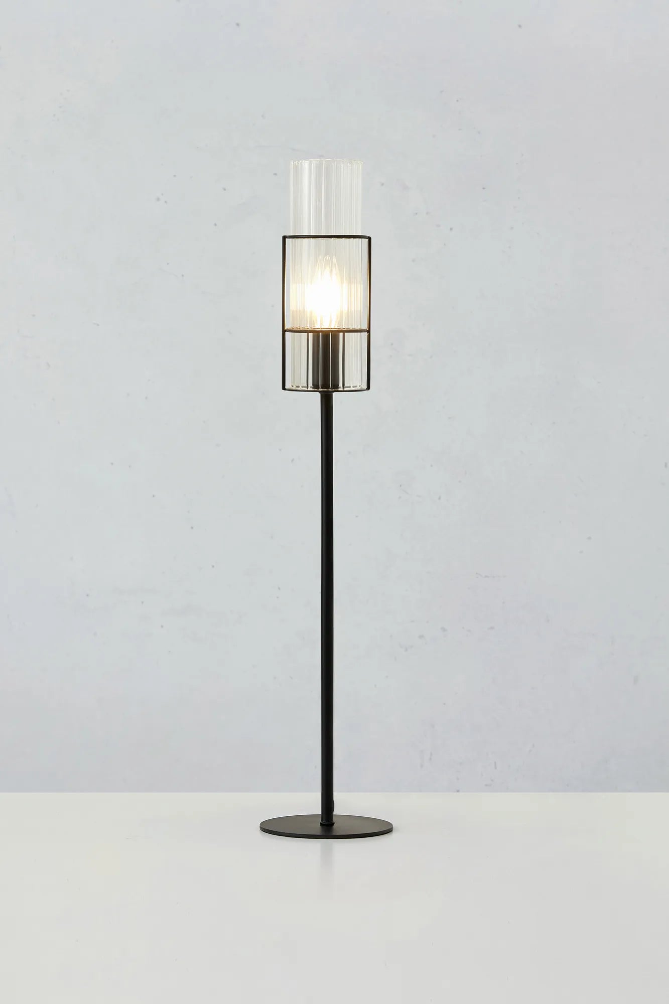 Tubo svart bordslampa 65 cm stilren belysning | Tubo black table lamp | Tubo schwarz Tischlampe minimalistische Beleuchtung