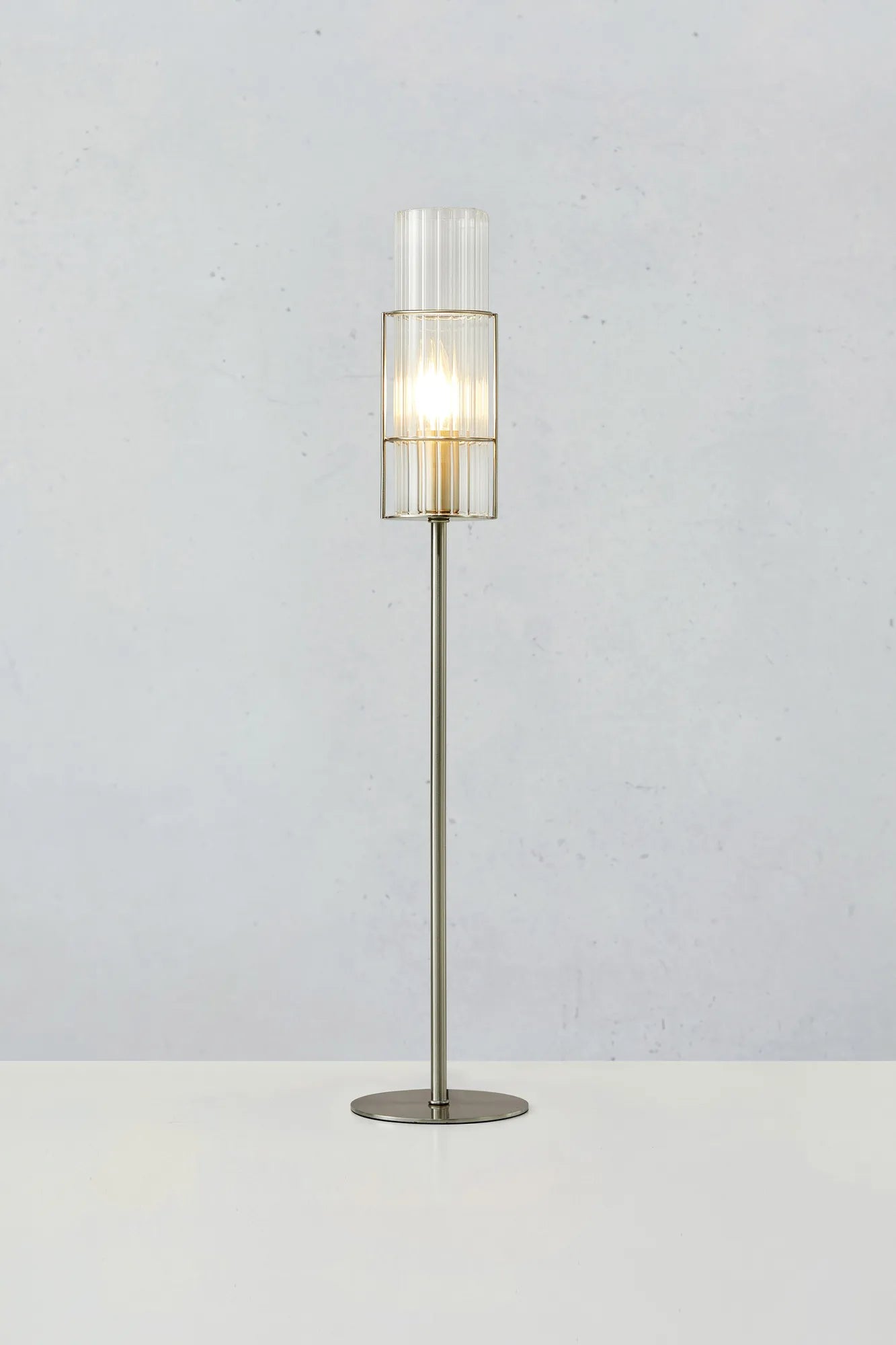 Tubo nickel bordslampa 65 cm stilren belysning | Tubo nickel table lamp | Tubo Nickel Tischlampe minimalistische Beleuchtung
