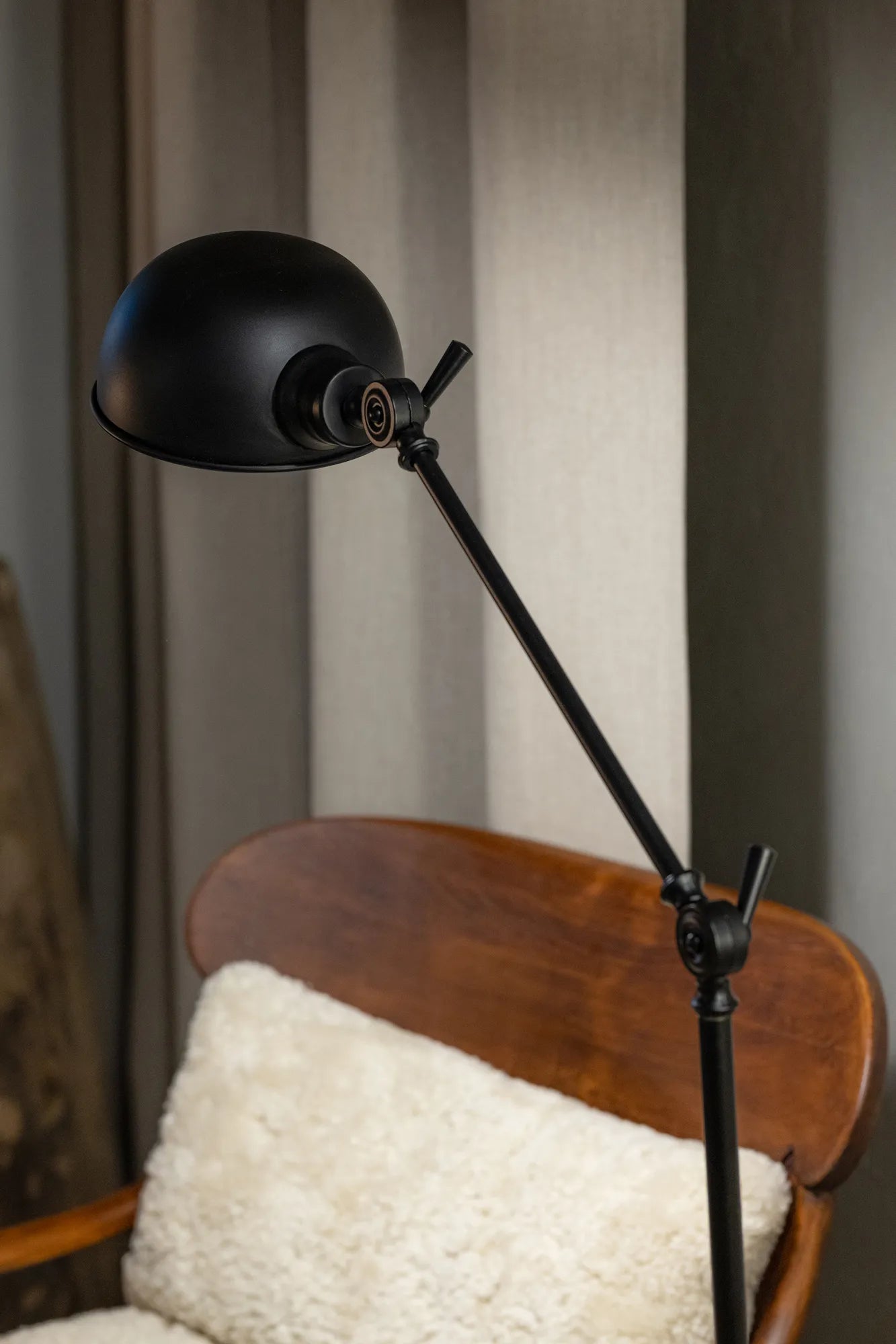 Portland svart golvlampa skandinavisk design | Portland black floor lamp | Portland schwarz Stehlampe skandinavisches Design