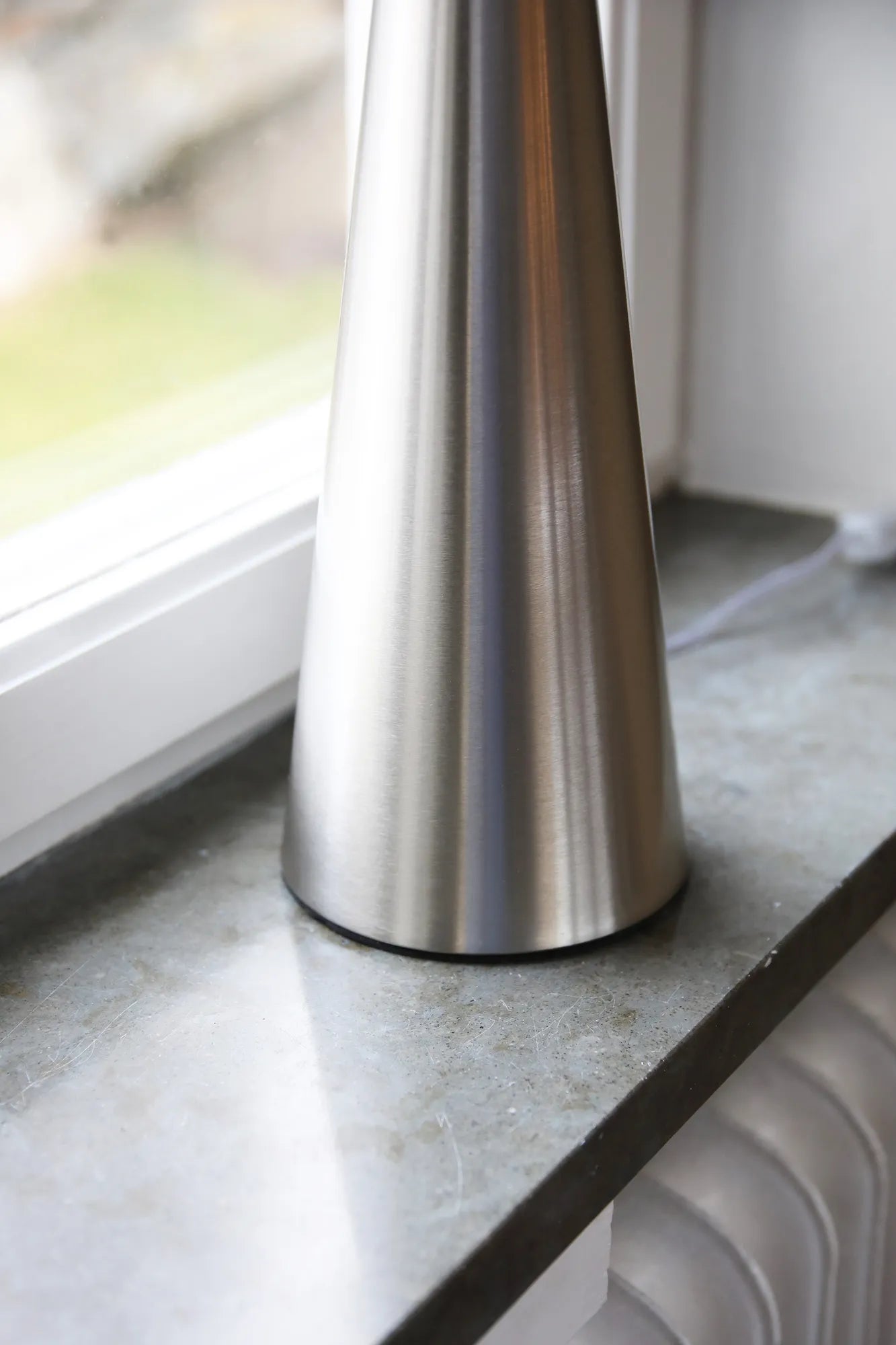 Conus nickel bordslampa skandinavisk design | Conus nickel table lamp | Conus Nickel Tischlampe skandinavisches Design