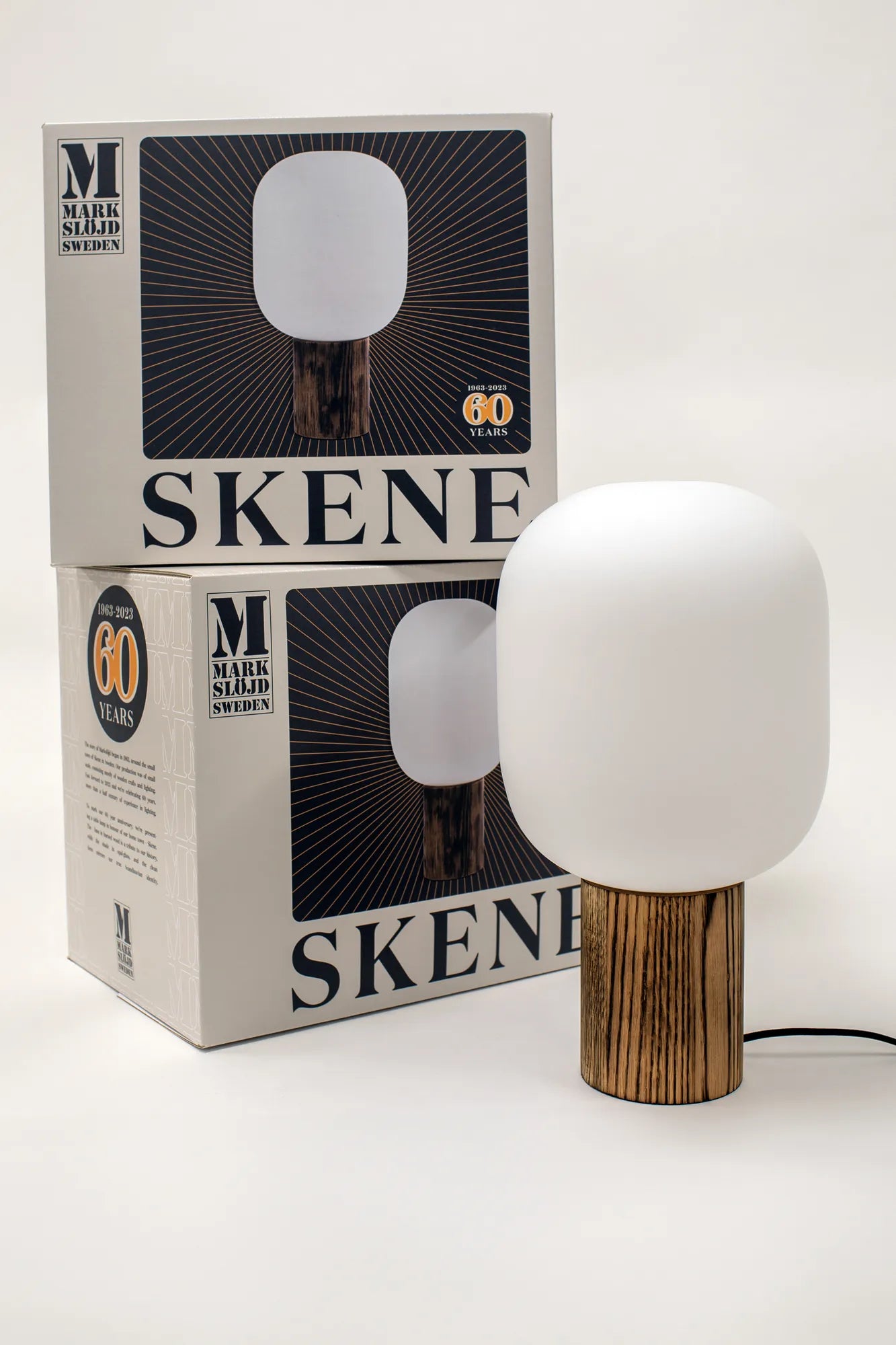 Skene bordslampa stilren belysning skandinavisk design | Skene table lamp minimalist lighting Scandinavian design | Skene