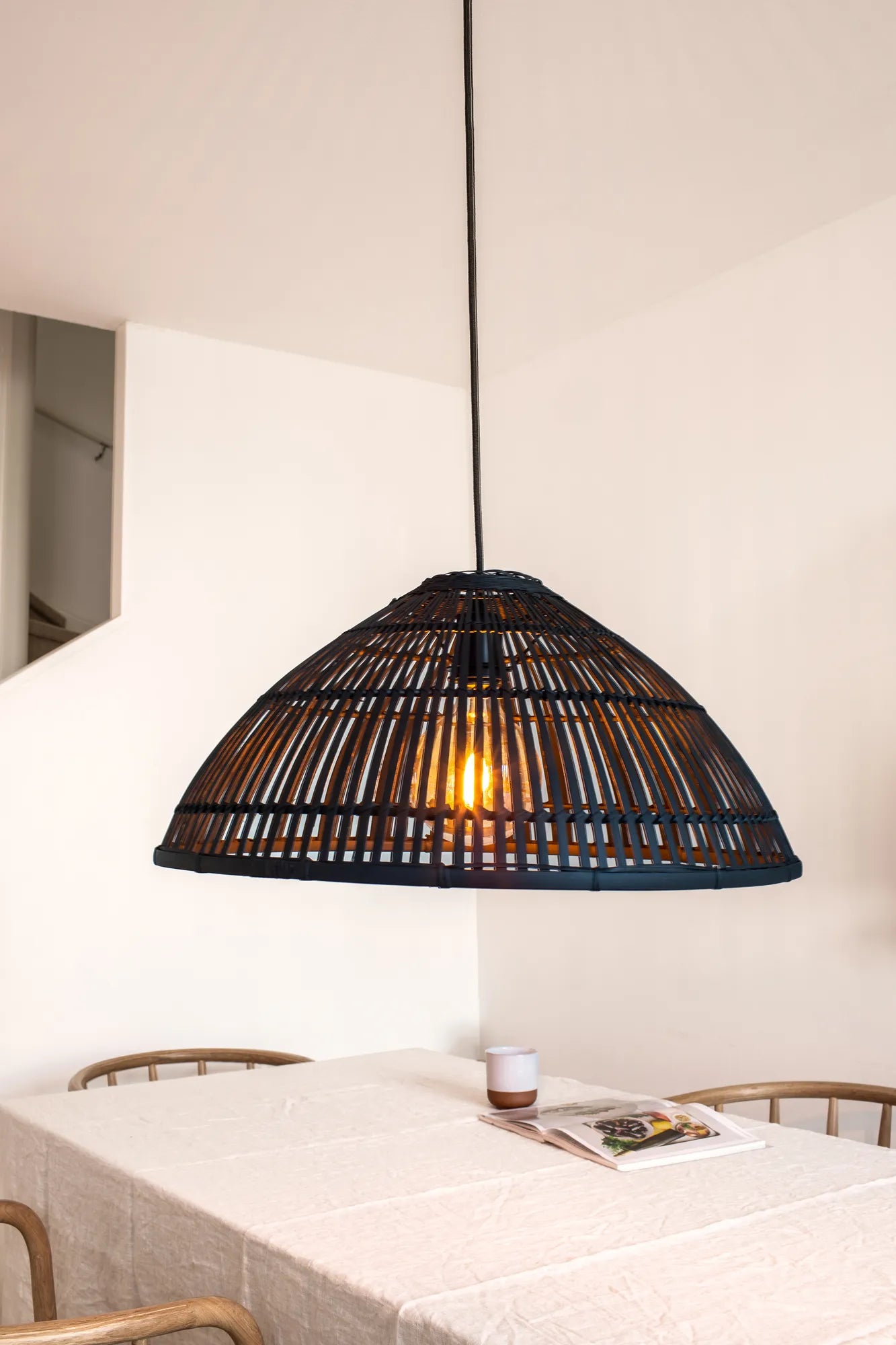 Capello svart taklampa belysning | Capello black pendant lamp | Capello schwarz Pendelleuchte