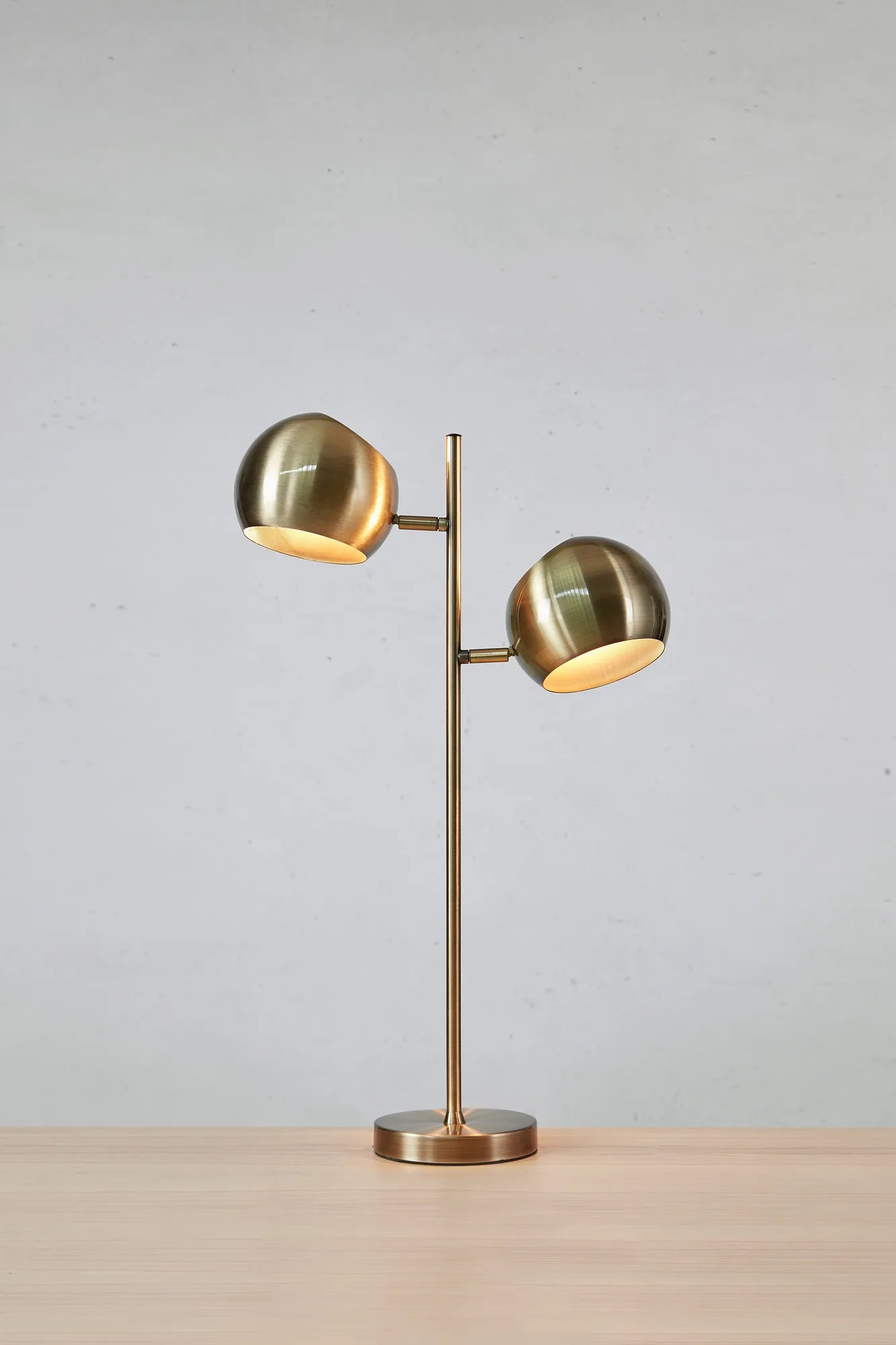 Edgar antik mässing bordslampa stilren belysning | Edgar antique | Edgar Antik-Messing Tischlampe minimalistische Beleuchtung