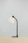 Mira vit bordslampa stilren belysning svensk design | Mira white table lamp minimalist Swedish design | Mira weiß Tischlampe