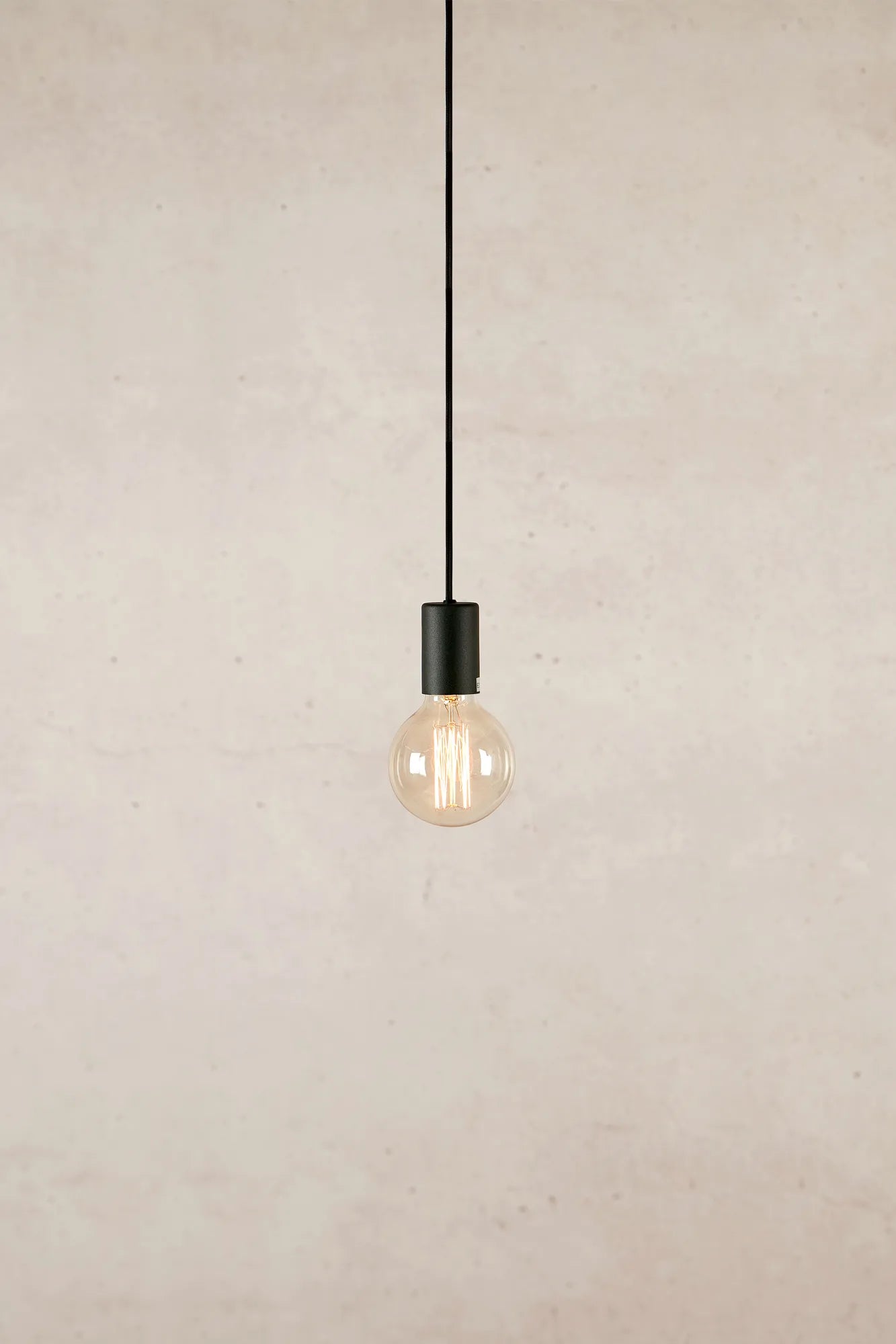 Cielo svart fönsterlampa stilren belysning | Cielo black window | Cielo schwarz Fensterleuchte minimalistische Beleuchtung