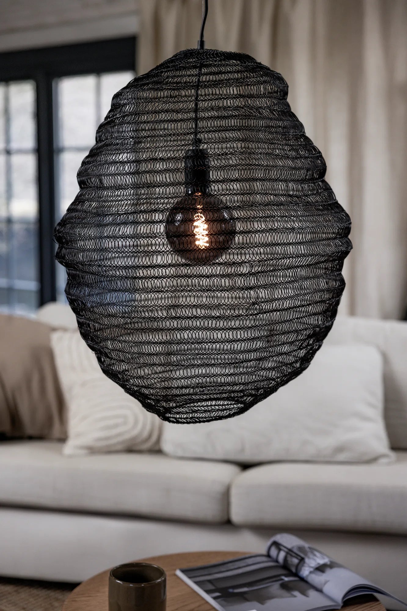 Tazza svart taklampa belysning | Tazza black pendant lamp | Tazza schwarz Pendelleuchte