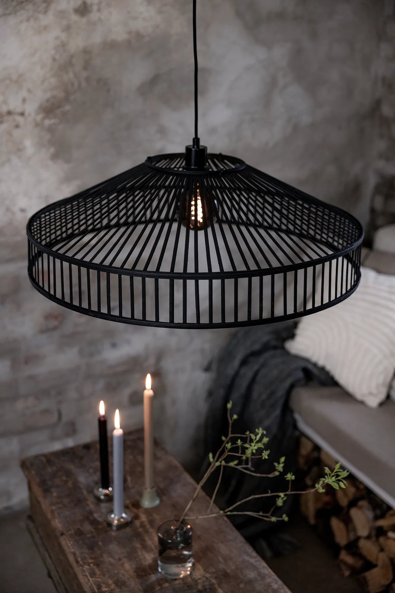 Tapa svart taklampa skandinavisk design stilren belysning | Tapa black pendant lamp minimalist lighting | Tapa schwarz