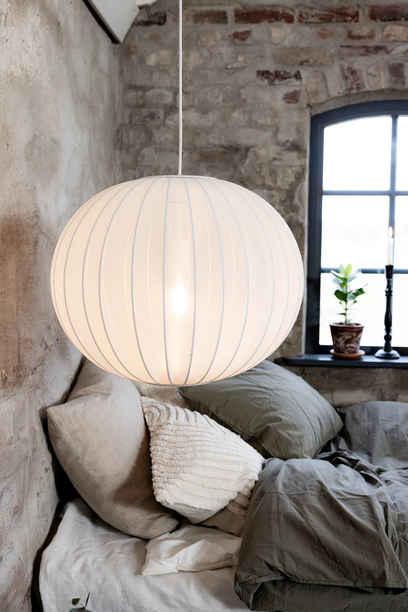 Florence vit taklampa 50 cm svensk design | Florence white pendant lamp | Florence weiß Pendelleuchte schwedisches Design