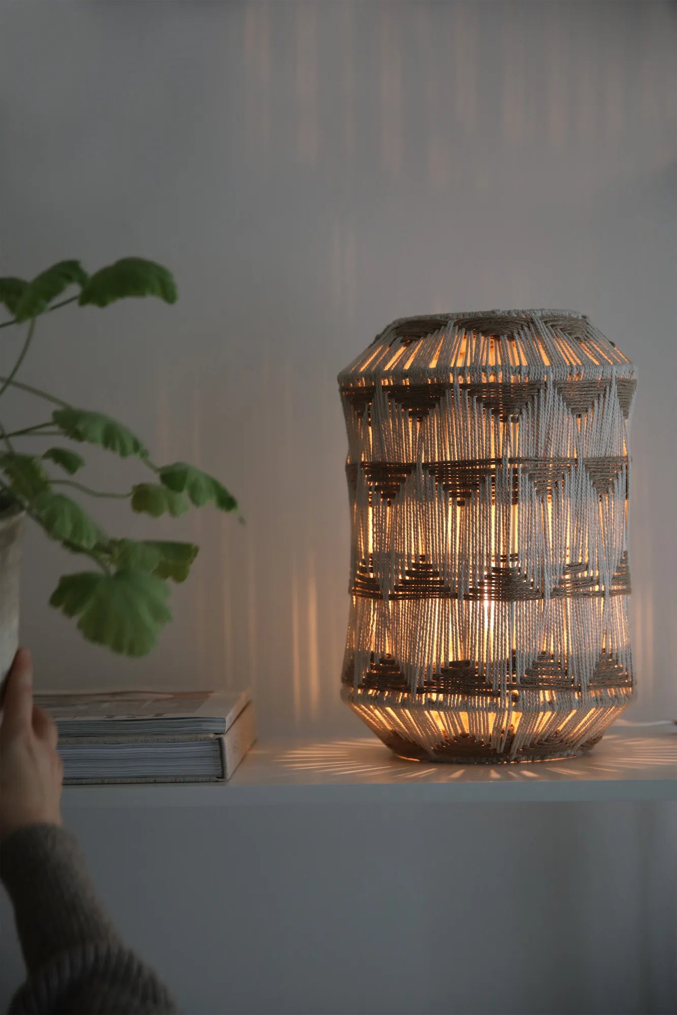 Ano beige bordslampa belysning | Ano beige table lamp | Ano beige Tischlampe