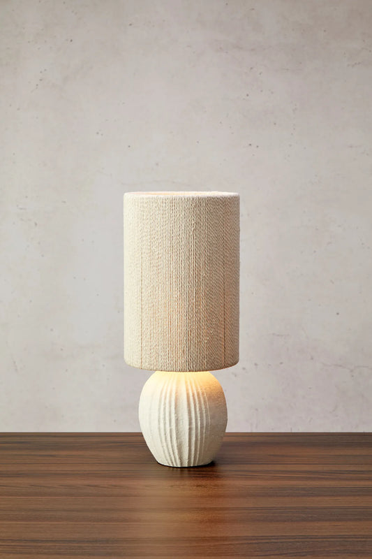 Viela beige bordslampa stilren belysning skandinavisk design | Viela beige table lamp Scandinavian design | Viela beige