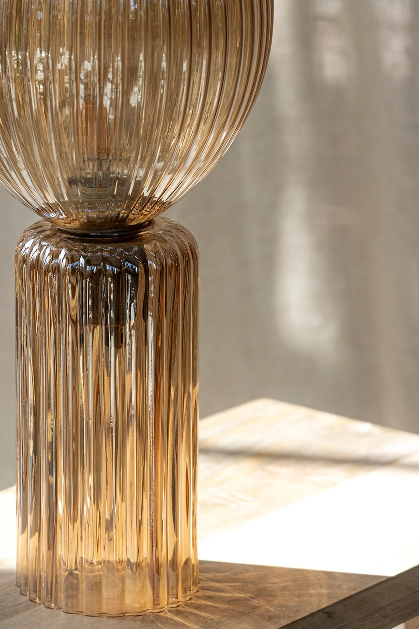 Toulipa bärnsten bordslampa skandinavisk design | Toulipa amber table | Toulipa Bernstein Tischlampe skandinavisches Design