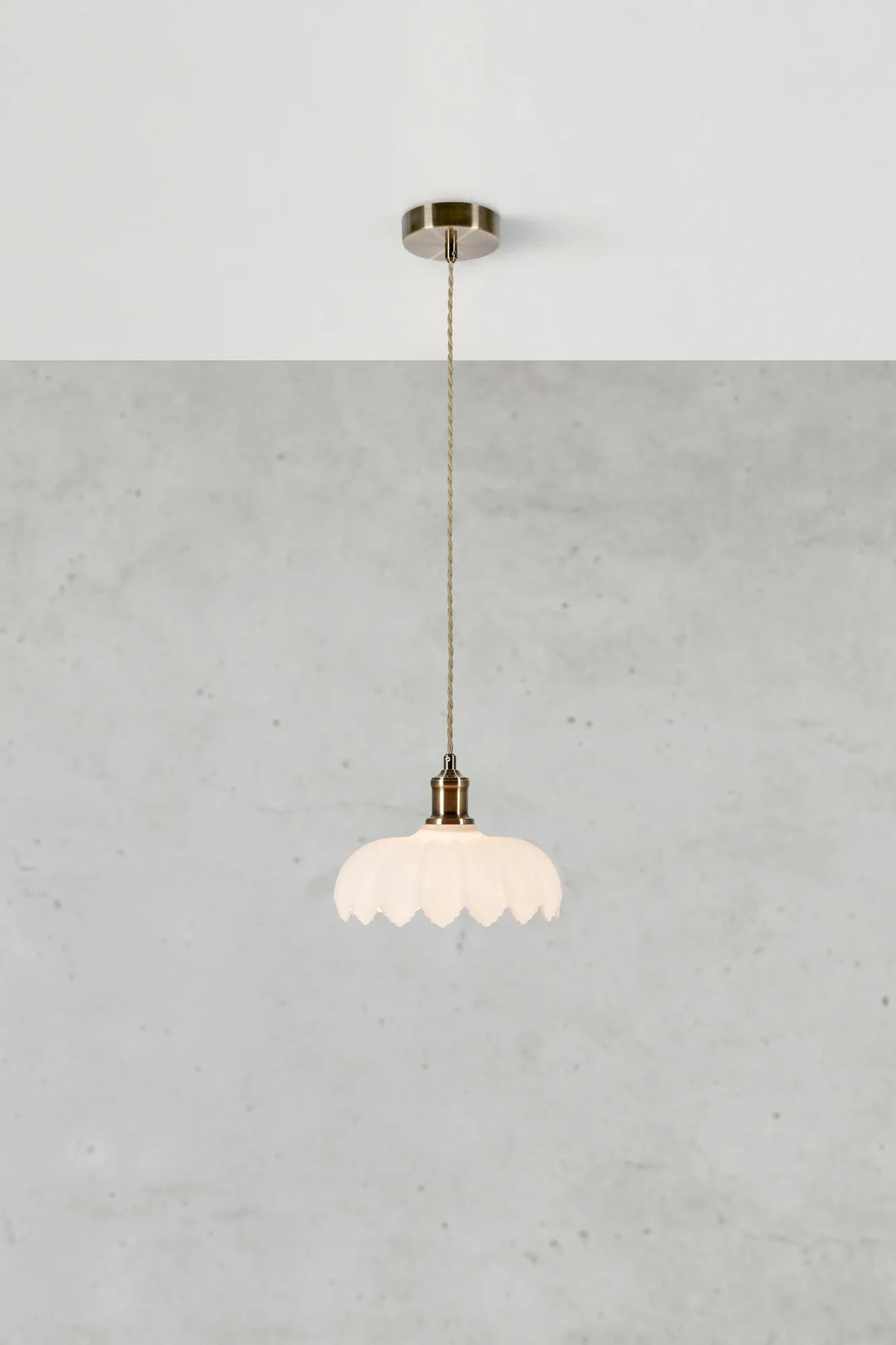 Kurage vit taklampa stilren belysning | Kurage white pendant lamp | Kurage weiß Pendelleuchte minimalistische Beleuchtung