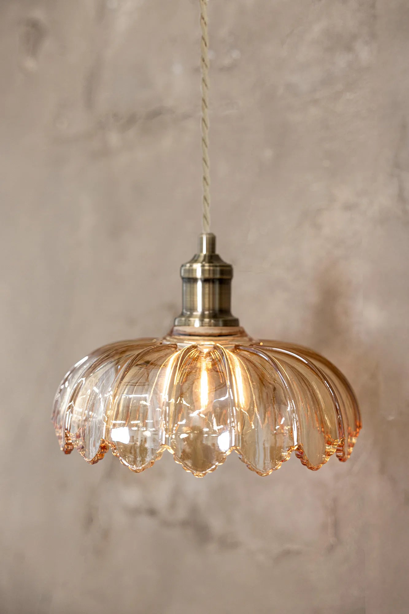 Kurage bärnsten taklampa belysning | Kurage amber pendant lamp | Kurage Bernstein Pendelleuchte