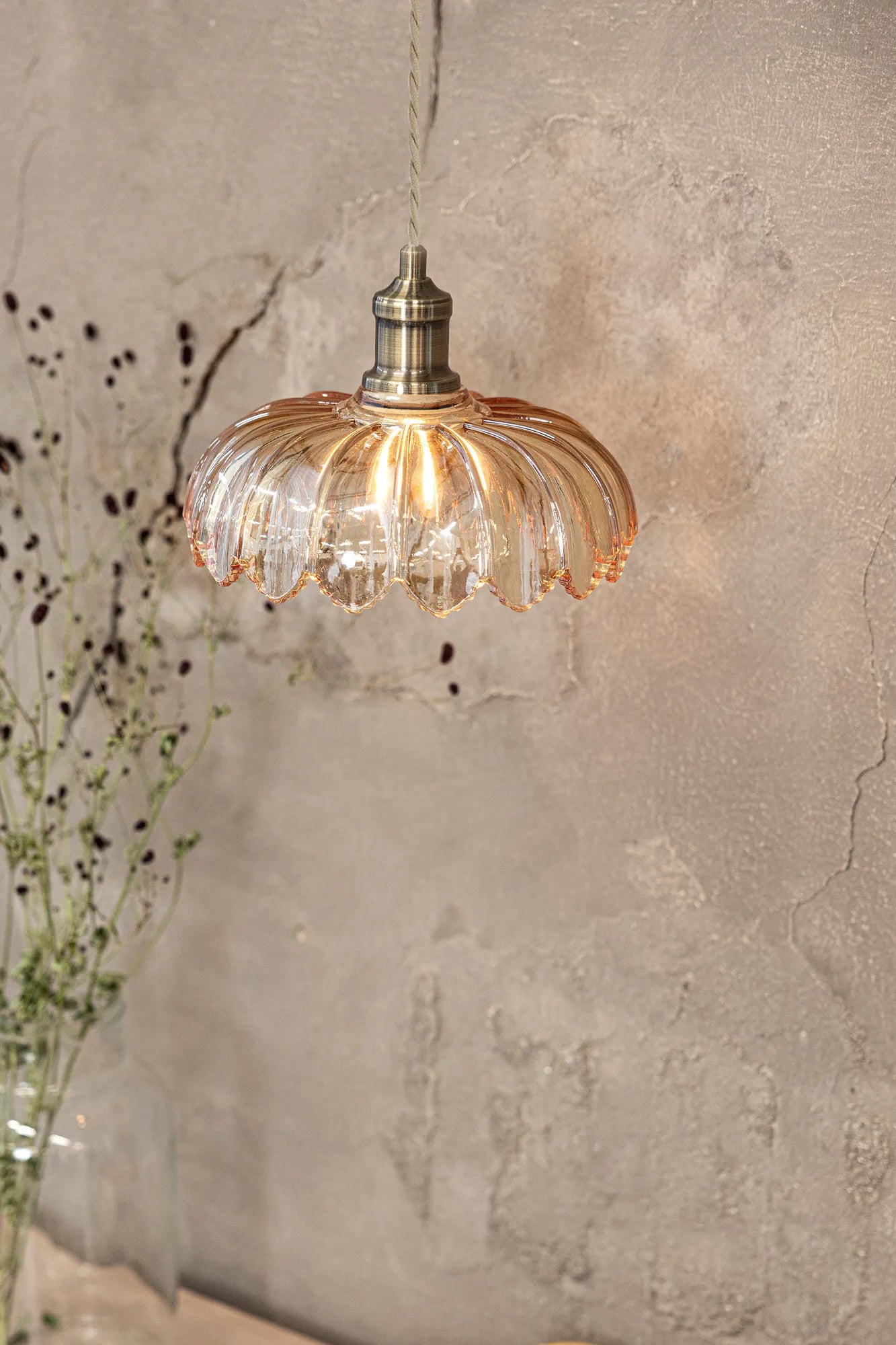 Kurage bärnsten taklampa skandinavisk design | Kurage amber pendant | Kurage Bernstein Pendelleuchte skandinavisches Design