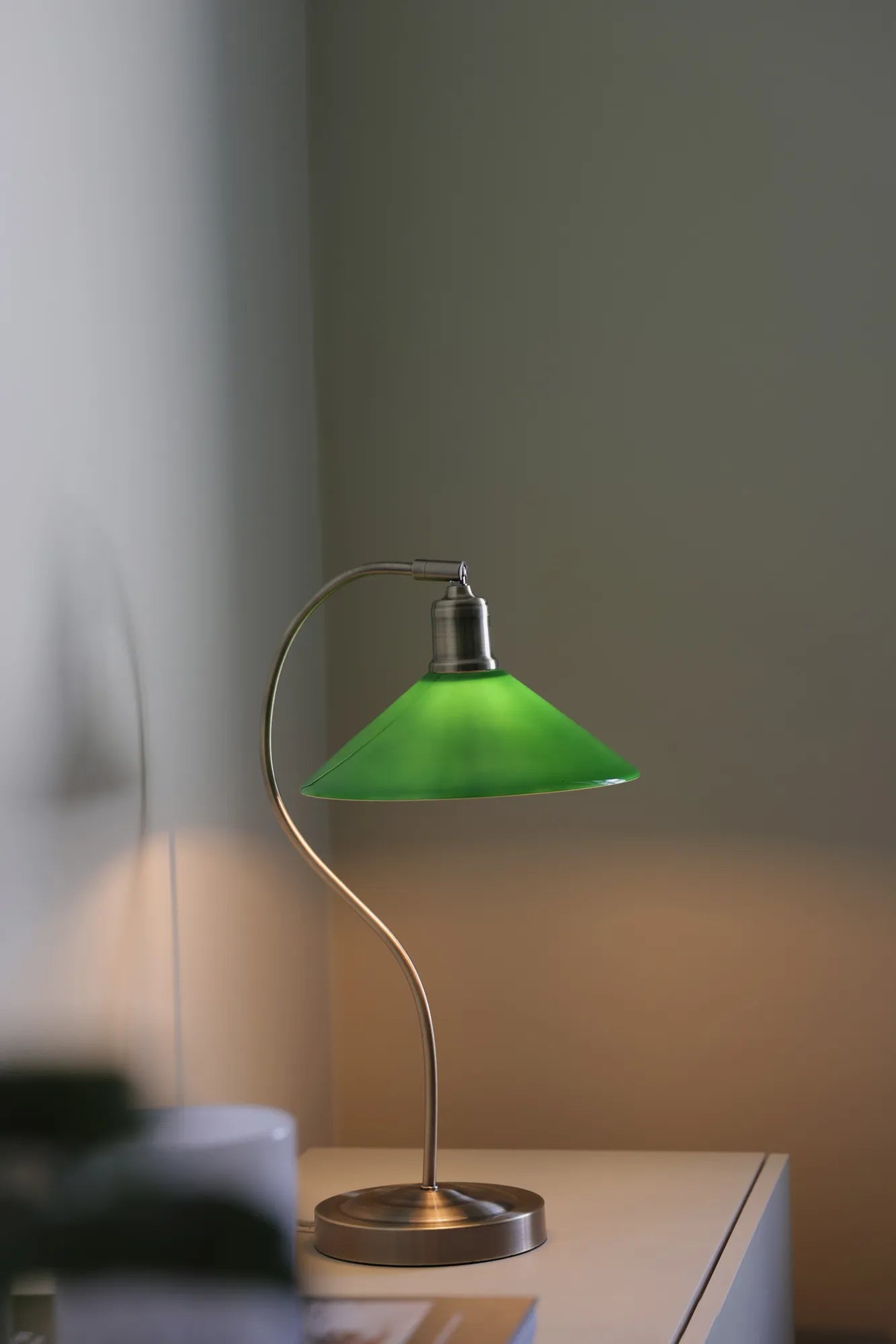 Vela grön bordslampa belysning | Vela green table lamp | Vela grün Tischlampe