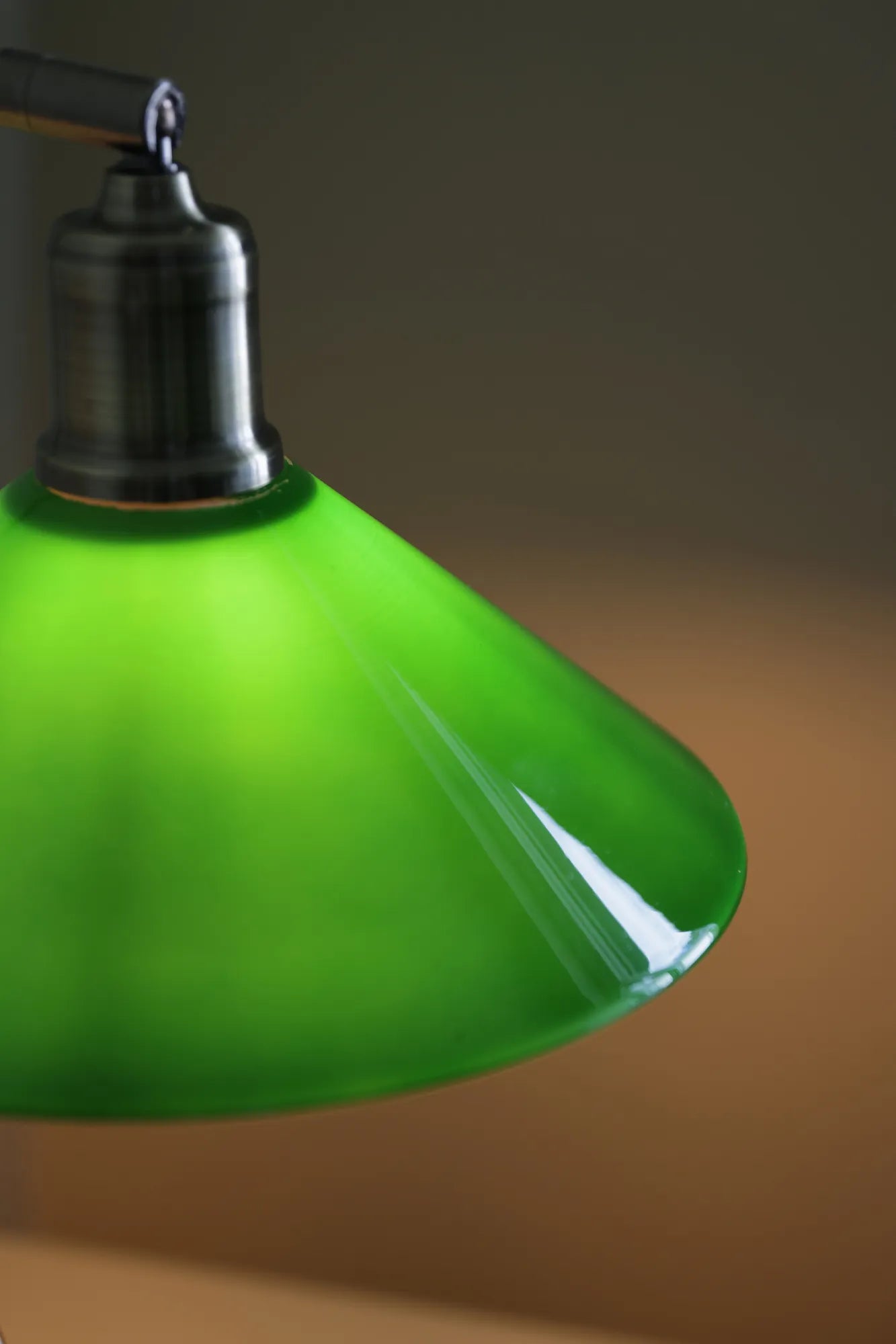 Vela grön bordslampa skandinavisk design | Vela green table lamp Scandinavian | Vela grün Tischlampe skandinavisches Design