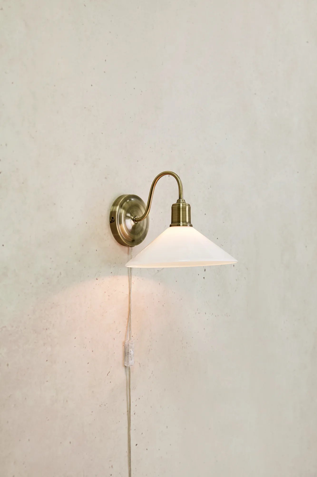 Vela vit vägglampa stilren belysning | Vela white wall lamp minimalist | Vela weiß Wandleuchte minimalistische Beleuchtung