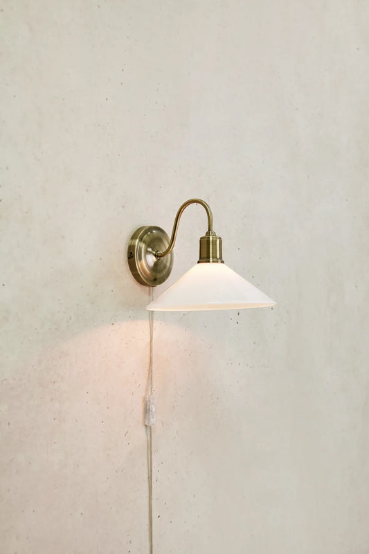 Vela vit vägglampa stilren belysning | Vela white wall lamp minimalist | Vela weiß Wandleuchte minimalistische Beleuchtung