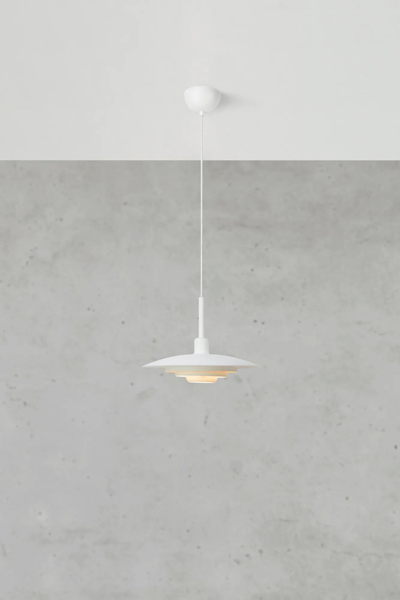 Piny vit taklampa 35 cm stilren belysning | Piny white pendant lamp | Piny weiß Pendelleuchte minimalistische Beleuchtung