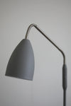 Patro grå golvlampa stilren belysning | Patro grey floor lamp minimalist | Patro grau Stehlampe minimalistische Beleuchtung