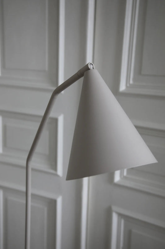 Funil beige golvlampa skandinavisk design | Funil beige floor lamp | Funil beige Stehlampe skandinavisches Design
