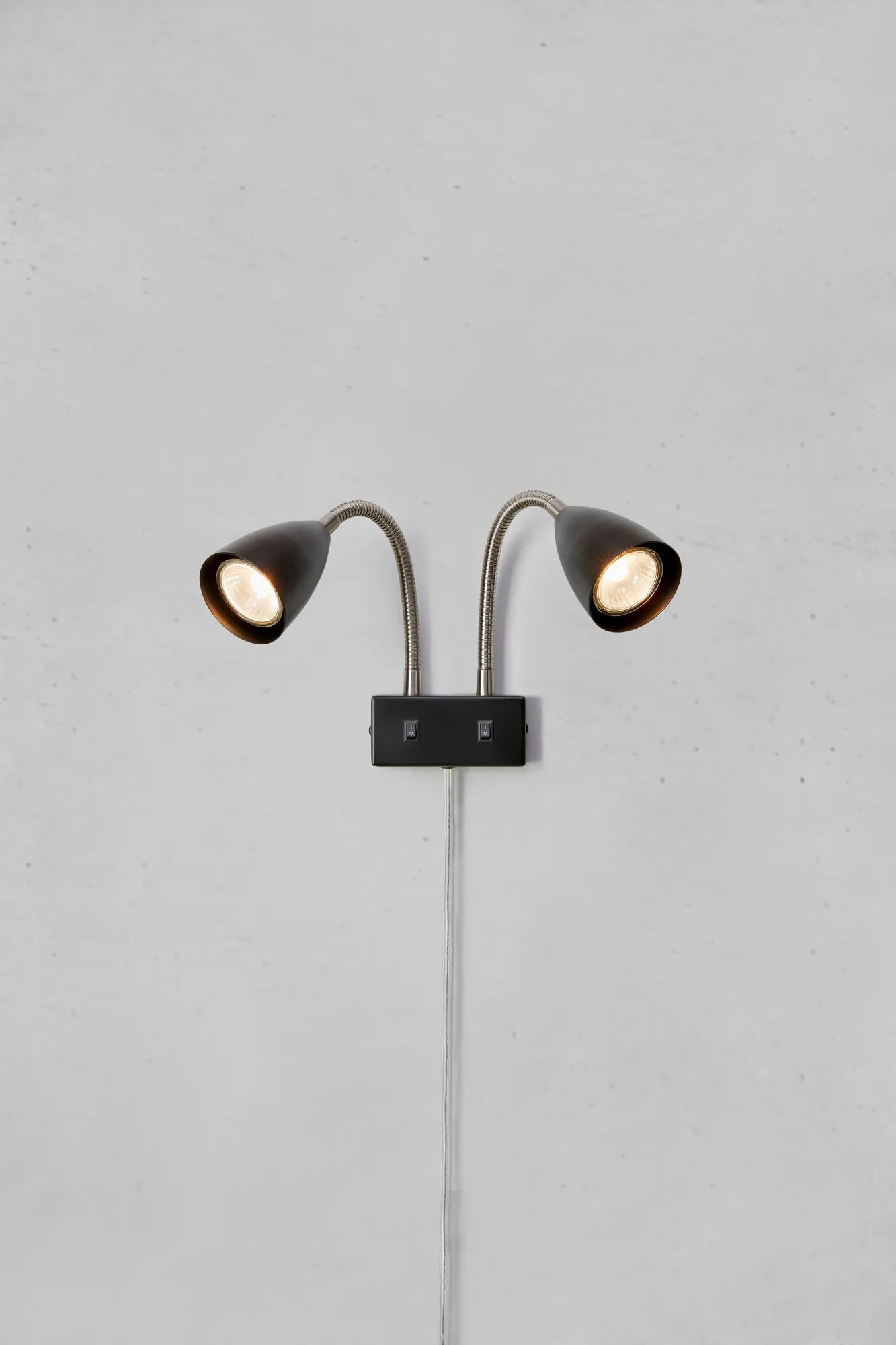 Ciro svart vägglampa stilren belysning | Ciro black wall lamp | Ciro schwarz Wandleuchte minimalistische Beleuchtung