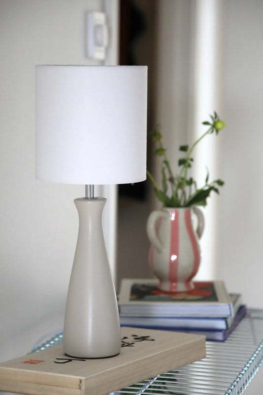 Birillo beige bordslampa skandinavisk design stilren belysning | Birillo beige table lamp minimalist lighting | Birillo beige