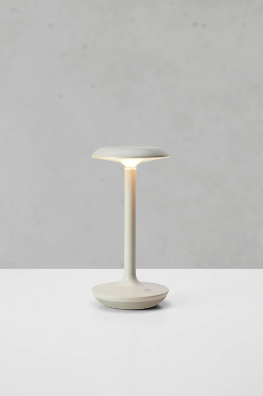 Petit lampa stilren belysning skandinavisk design | Petit | Petit Lampe minimalistische Beleuchtung skandinavisches Design