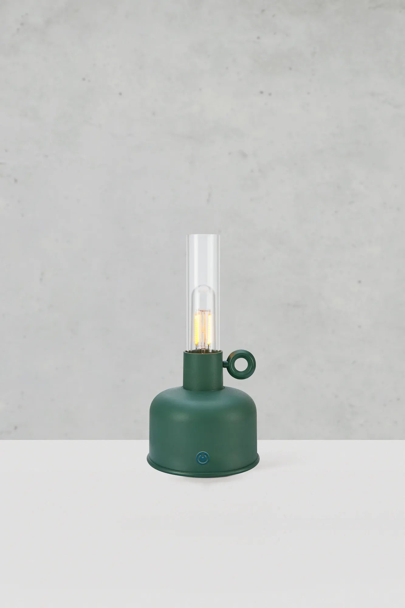 Astrid grön lampa stilren belysning | Astrid green lamp minimalist lighting | Astrid grün Lampe minimalistische Beleuchtung