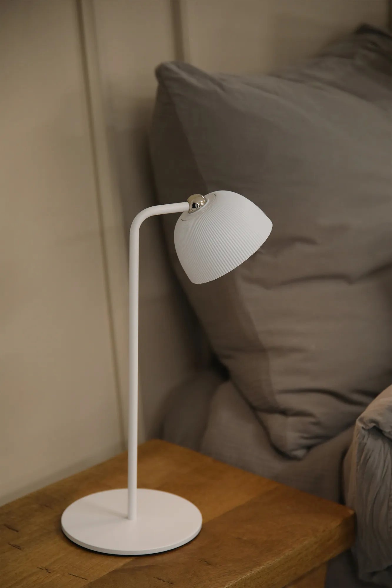 Diverse vit bordslampa belysning | Diverse white table lamp | Diverse weiß Tischlampe