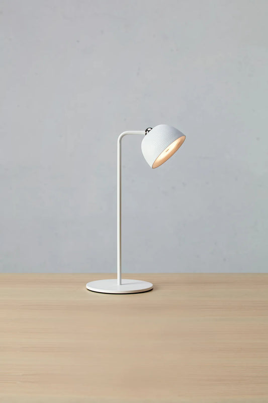 Diverse vit bordslampa stilren belysning skandinavisk design | Diverse white table lamp Scandinavian design | Diverse weiß