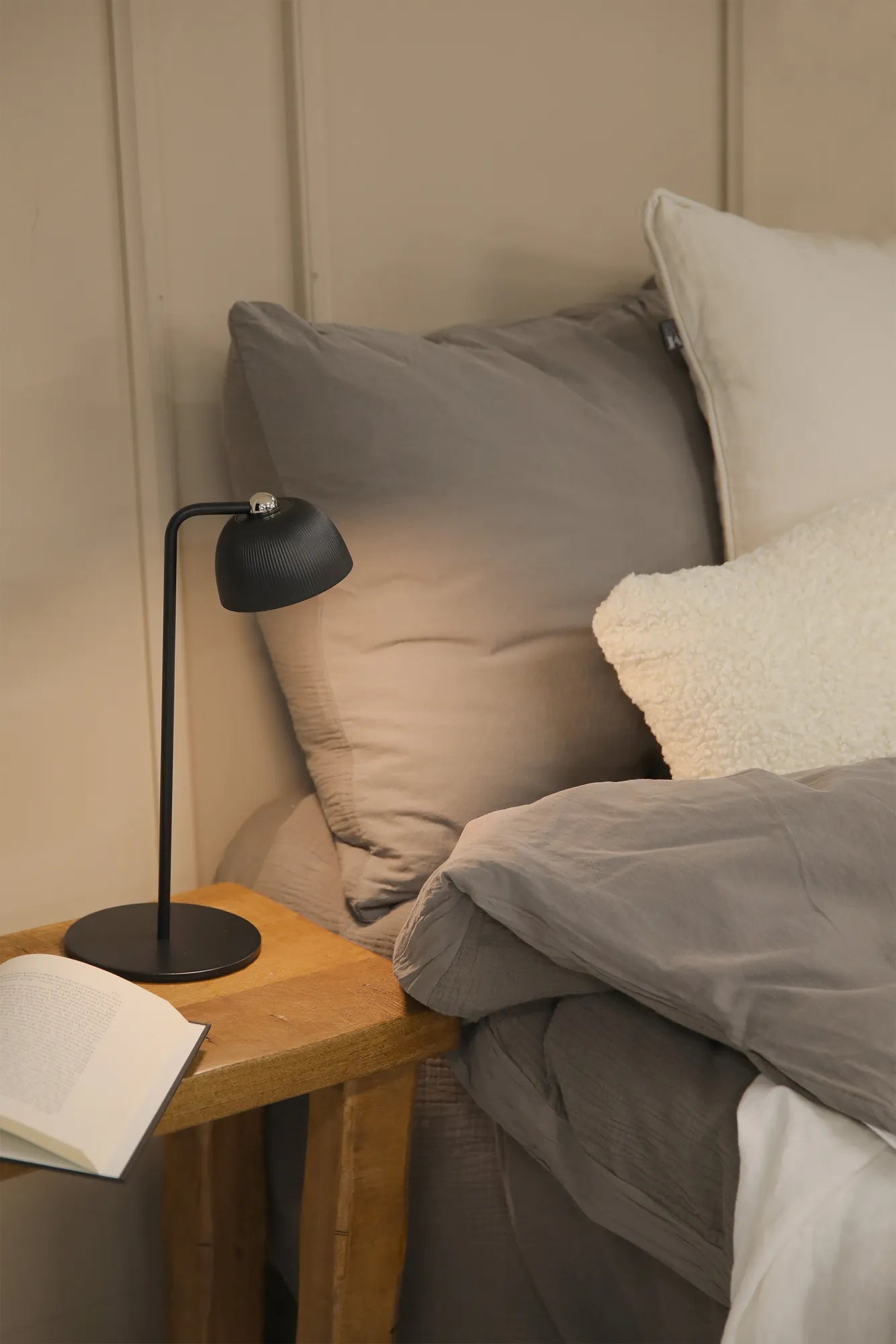 Diverse svart bordslampa belysning | Diverse black table lamp | Diverse schwarz Tischlampe