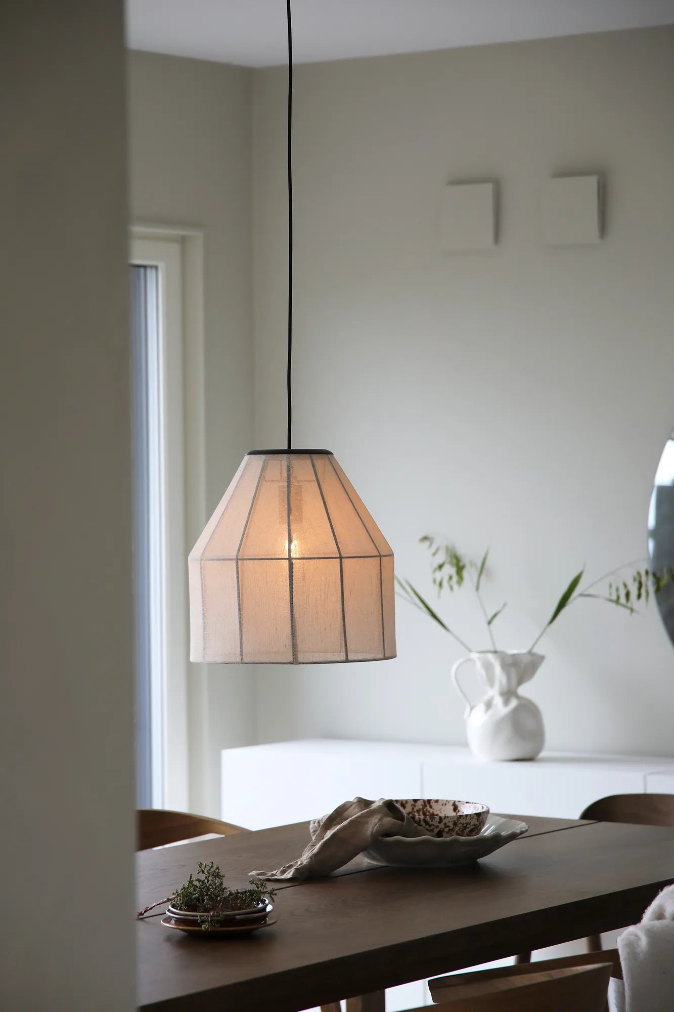 Aiko beige taklampa belysning | Aiko beige pendant lamp | Aiko beige Pendelleuchte