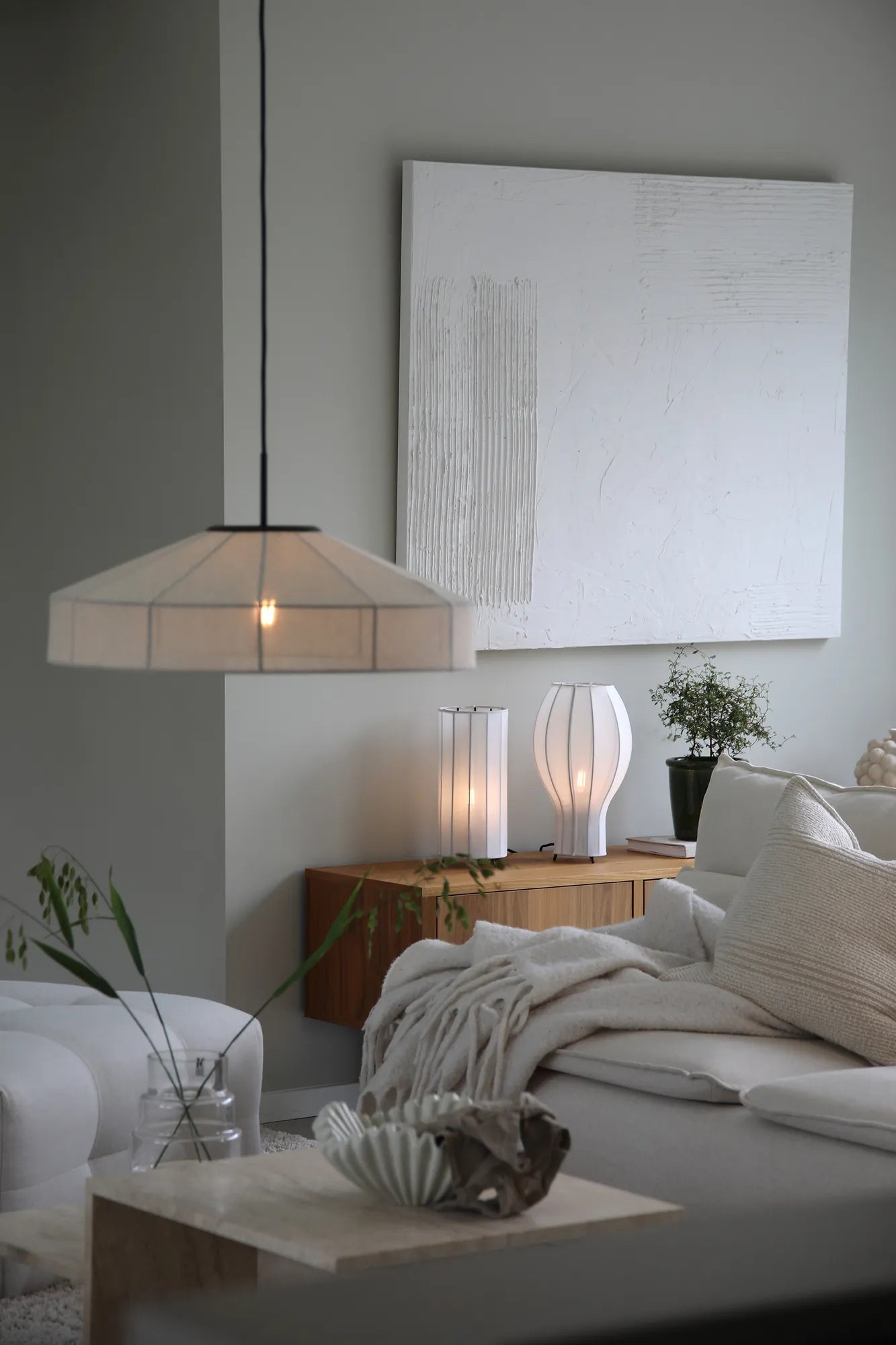 Hikari vit bordslampa svensk design | Hikari white table lamp Swedish design | Hikari weiß Tischlampe schwedisches Design