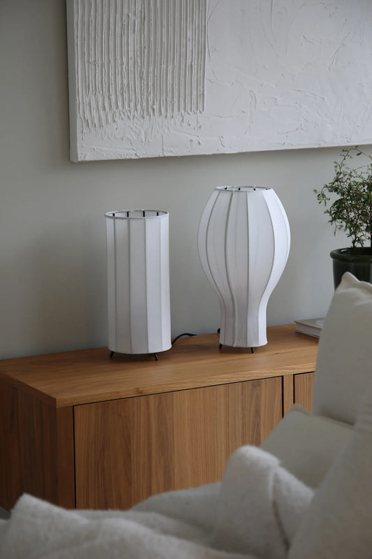 Globo vit bordslampa stilren belysning | Globo white table lamp | Globo weiß Tischlampe minimalistische Beleuchtung