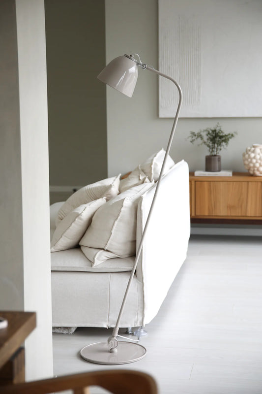 Tilt golvlampa stilren belysning | Tilt floor lamp minimalist lighting | Tilt Stehlampe minimalistische Beleuchtung