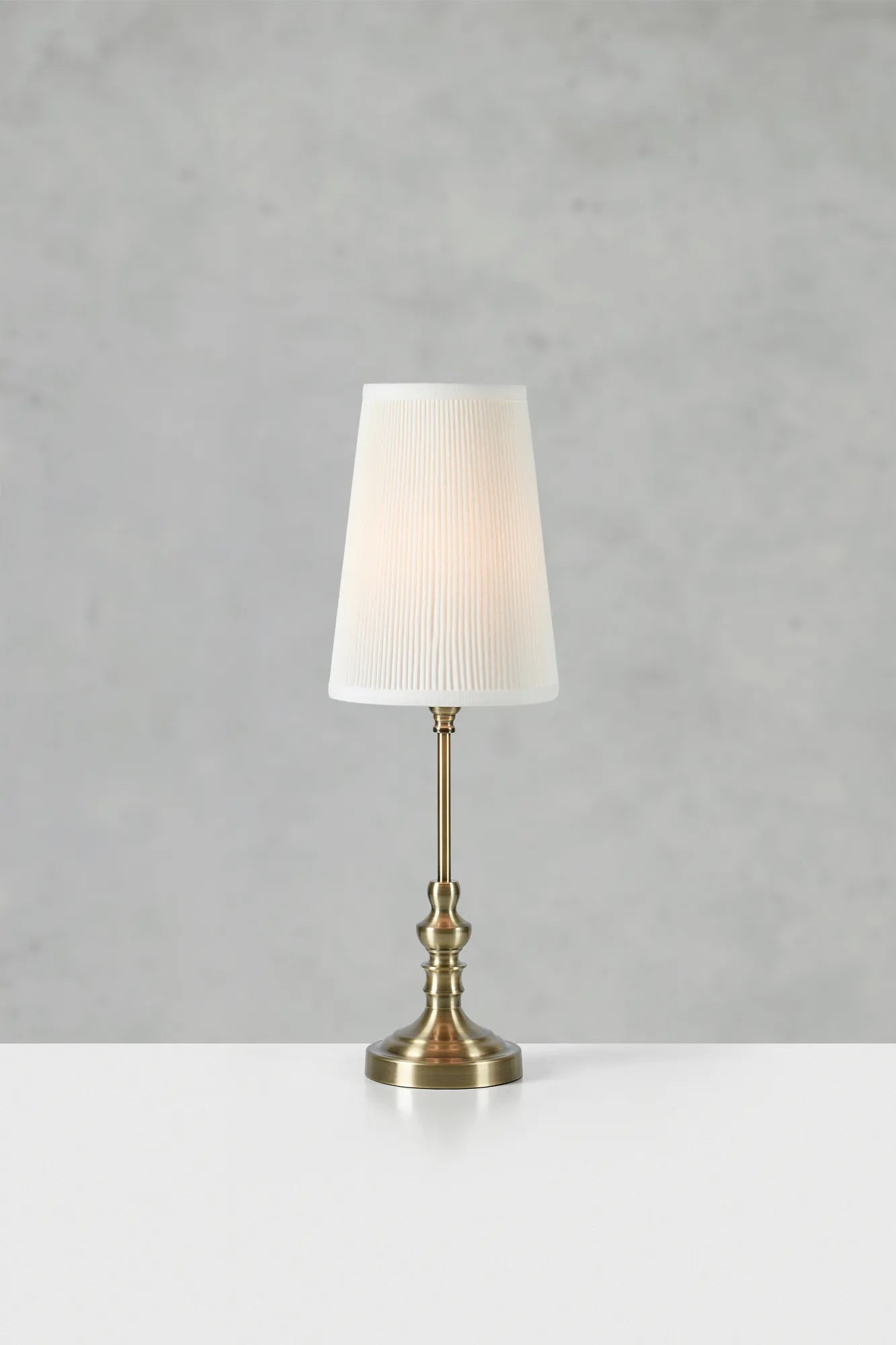 Noble mässing bordslampa 56 cm stilren belysning skandinavisk design | Noble brass table Scandinavian design | Noble Messing