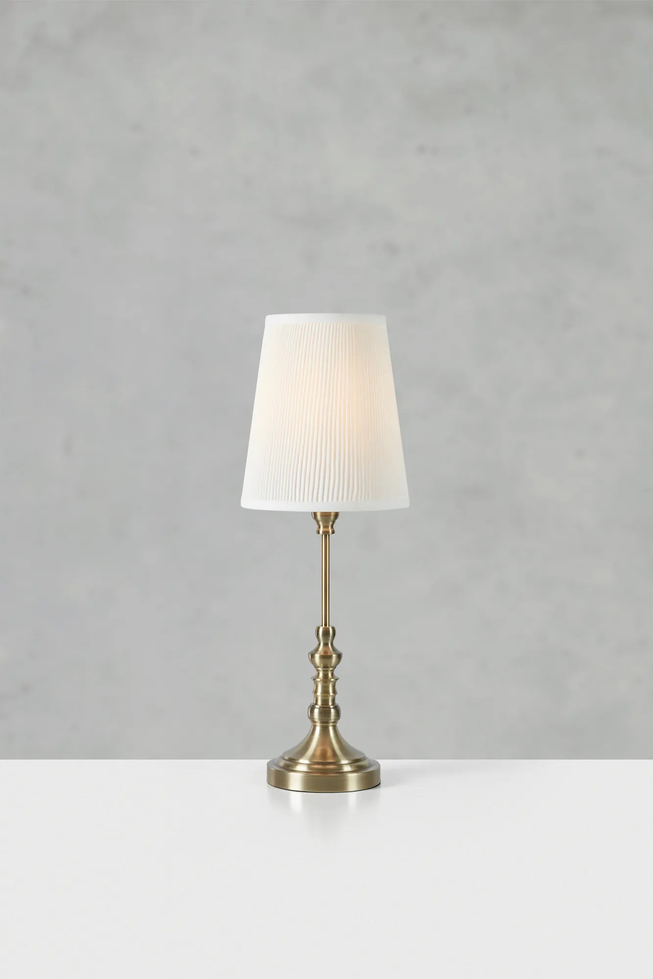 Noble mässing bordslampa 66 cm stilren belysning skandinavisk design | Noble brass table Scandinavian design | Noble Messing