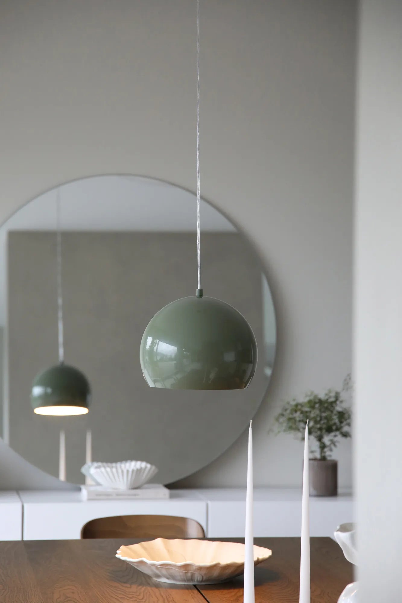 Pop grön taklampa 28 cm stilren belysning | Pop green pendant lamp | Pop grün Pendelleuchte minimalistische Beleuchtung