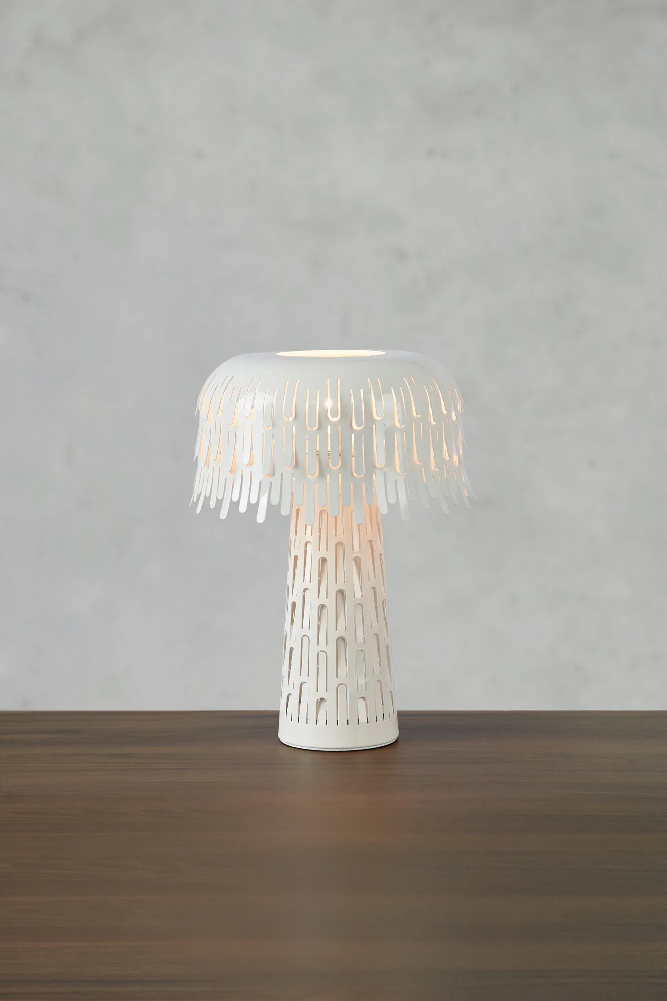 Verbera vit bordslampa stilren belysning skandinavisk design | Verbera white table lamp Scandinavian design | Verbera weiß