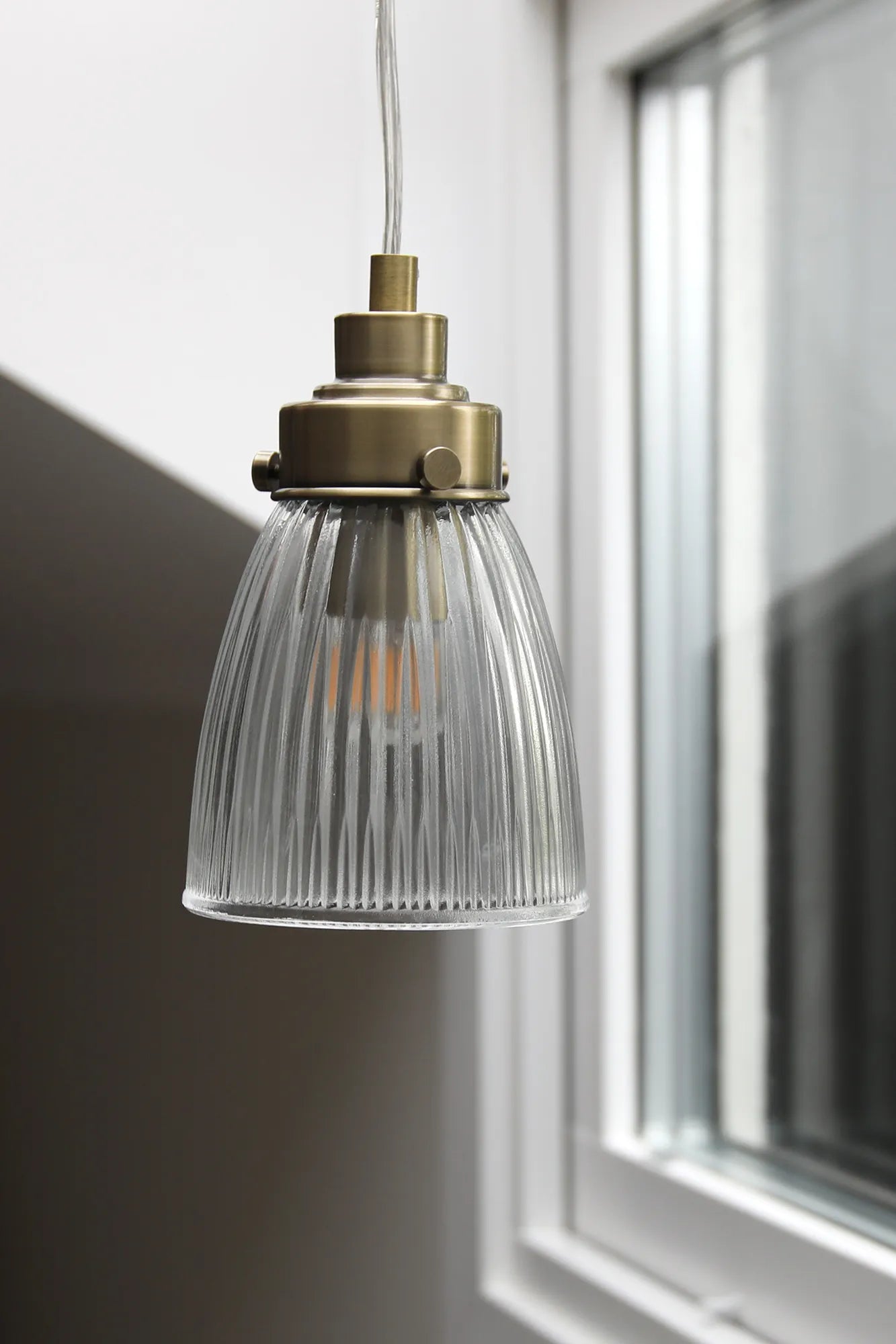 Bellis mässing fönsterlampa skandinavisk design | Bellis brass window | Bellis Messing Fensterleuchte skandinavisches Design