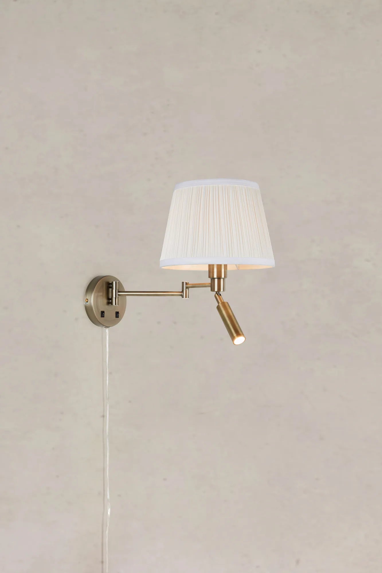 Pivot mässing vägglampa stilren belysning | Pivot brass wall lamp | Pivot Messing Wandleuchte minimalistische Beleuchtung