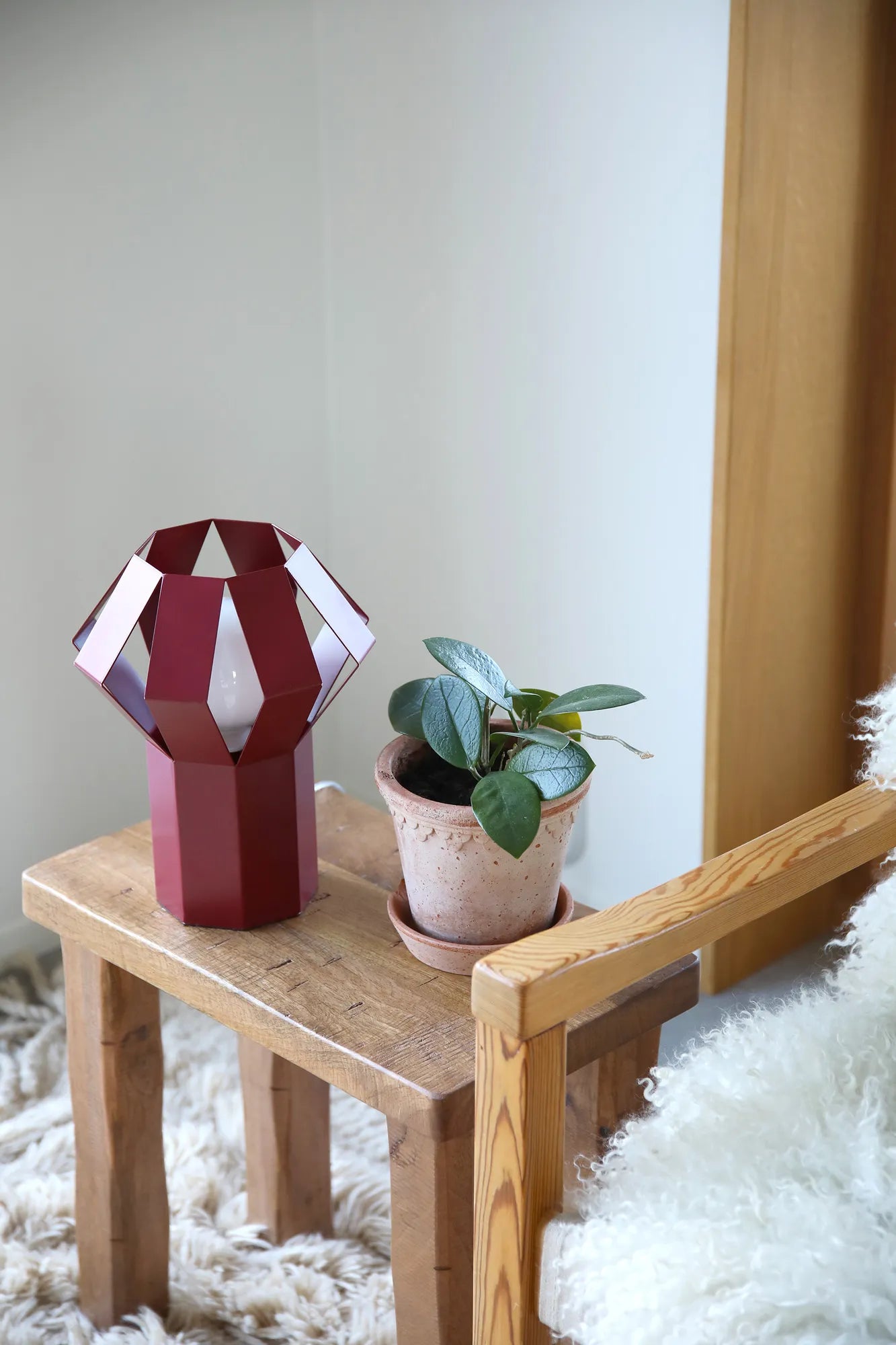 Octa Bordslampa Röd